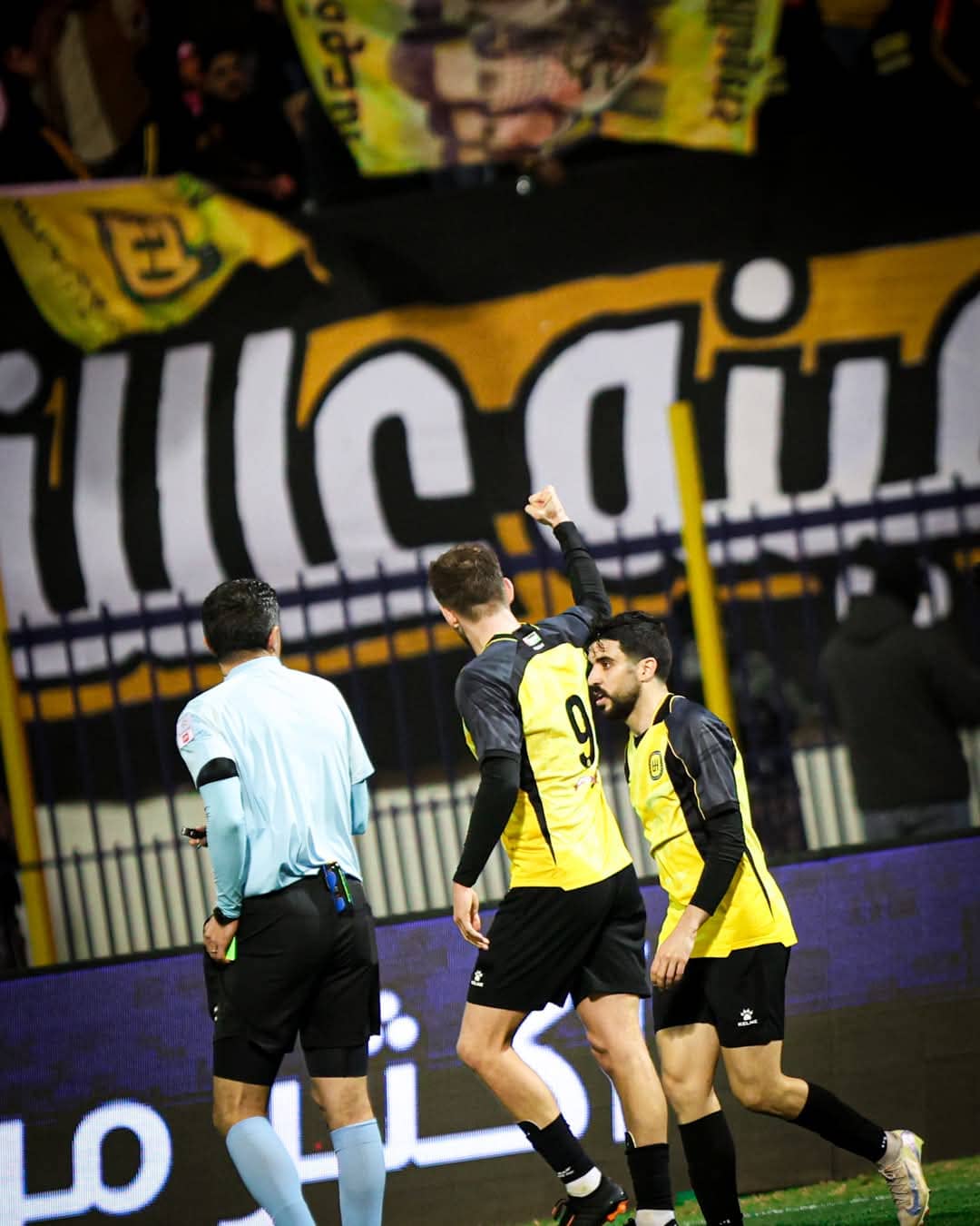 الحسين إربد يحسم مواجهة الوحدات بهدفين نظيفين ويتصدر الدوري