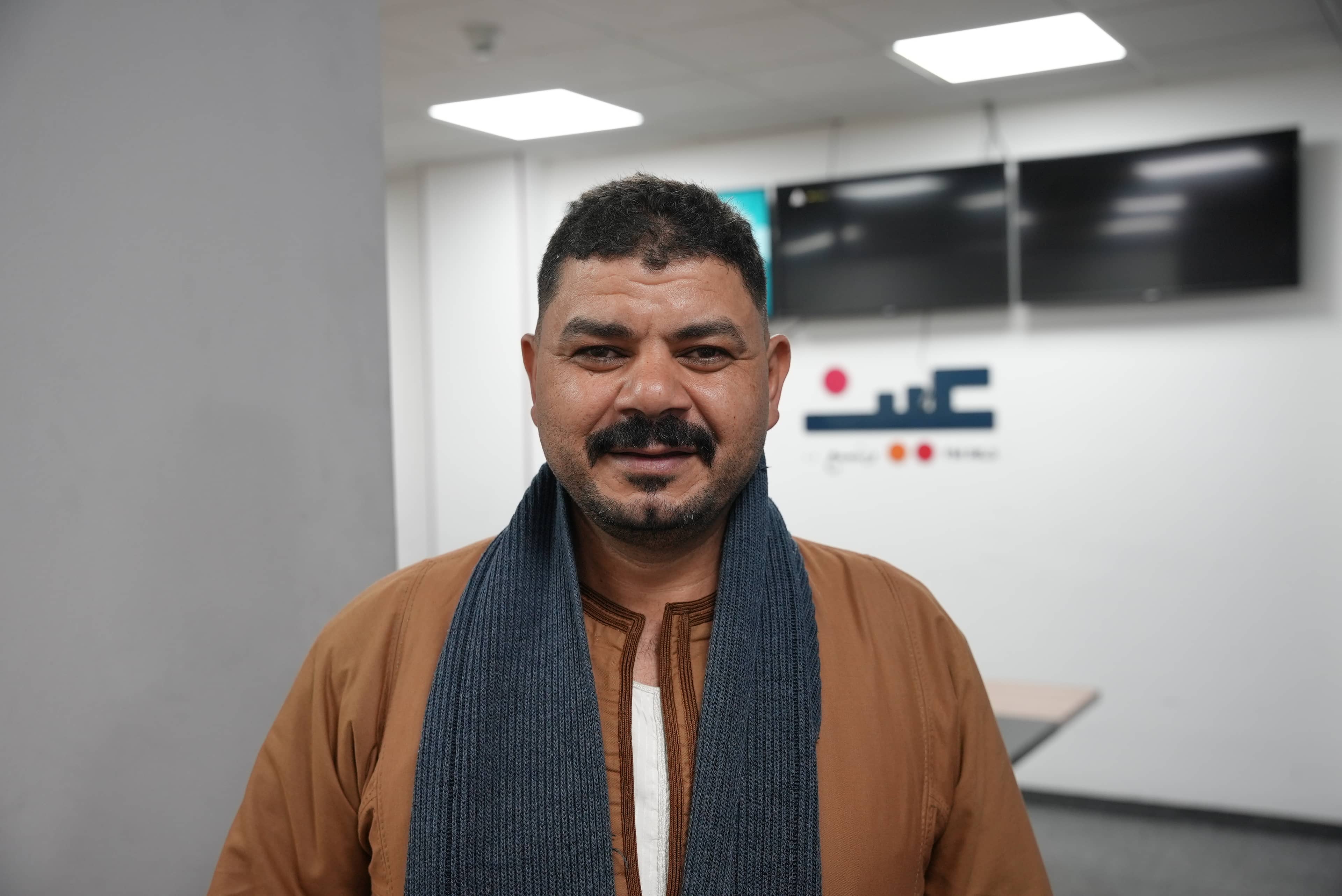 حارس عمارة: "وأنا قاعد بغرفتي بعرف مين اللي طلع من صوت السيارة"