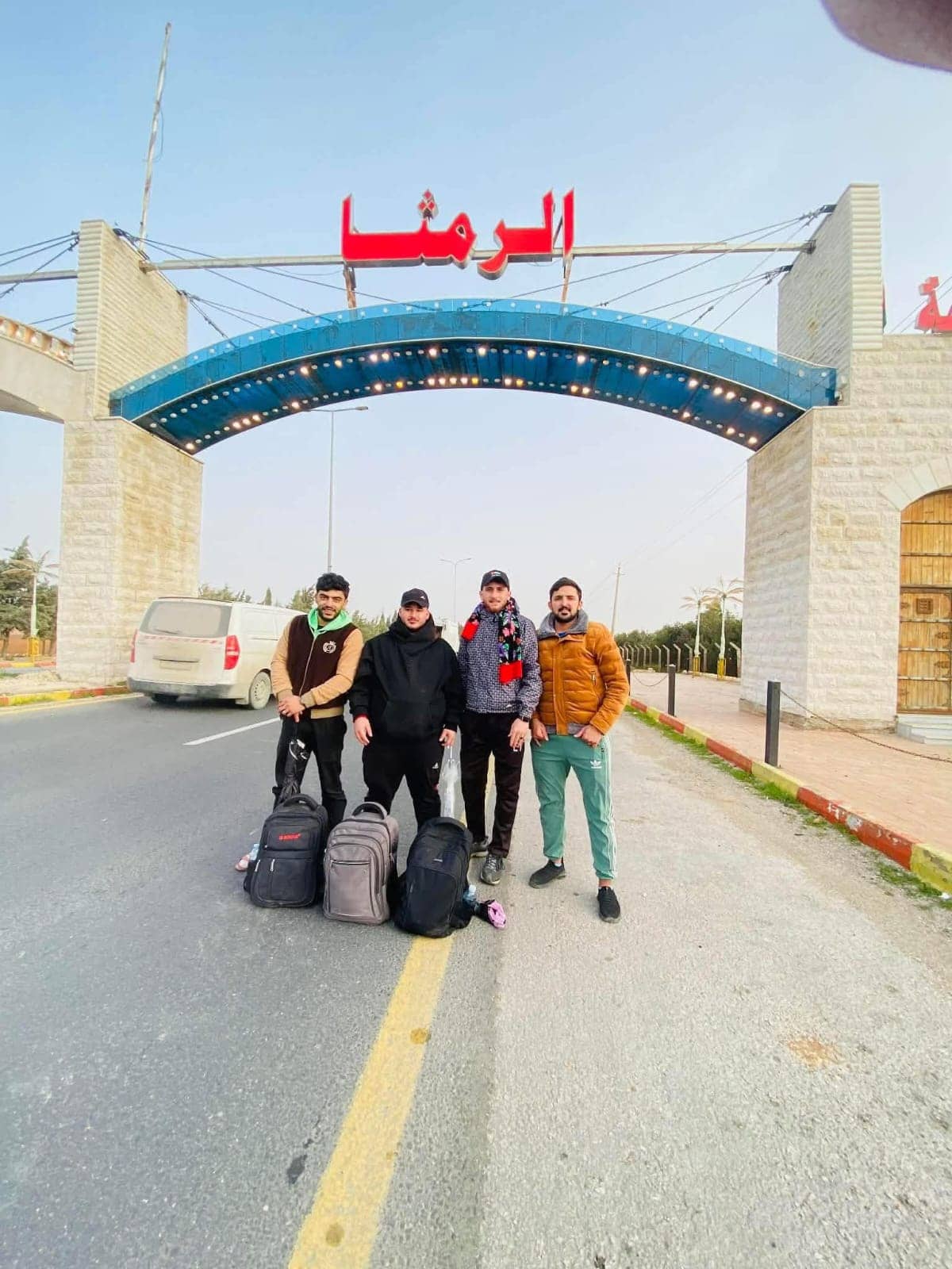 سيرا على الأقدام.. مشجعون ينطلقون من الرمثا دعما لفريقهم أمام الفيصلي بعمّان