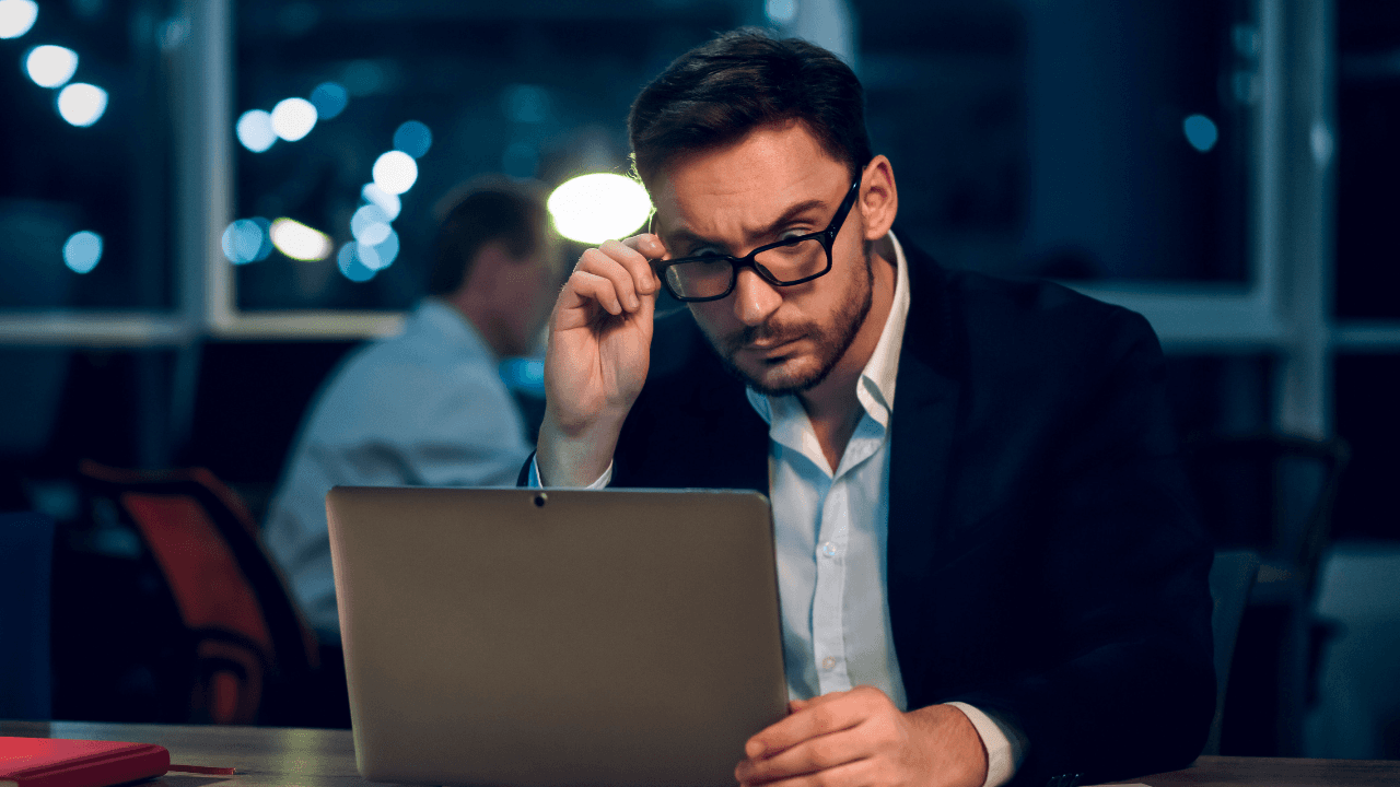 كيف تحمي قلبك إذا كنت من عشاق سهر الليل؟