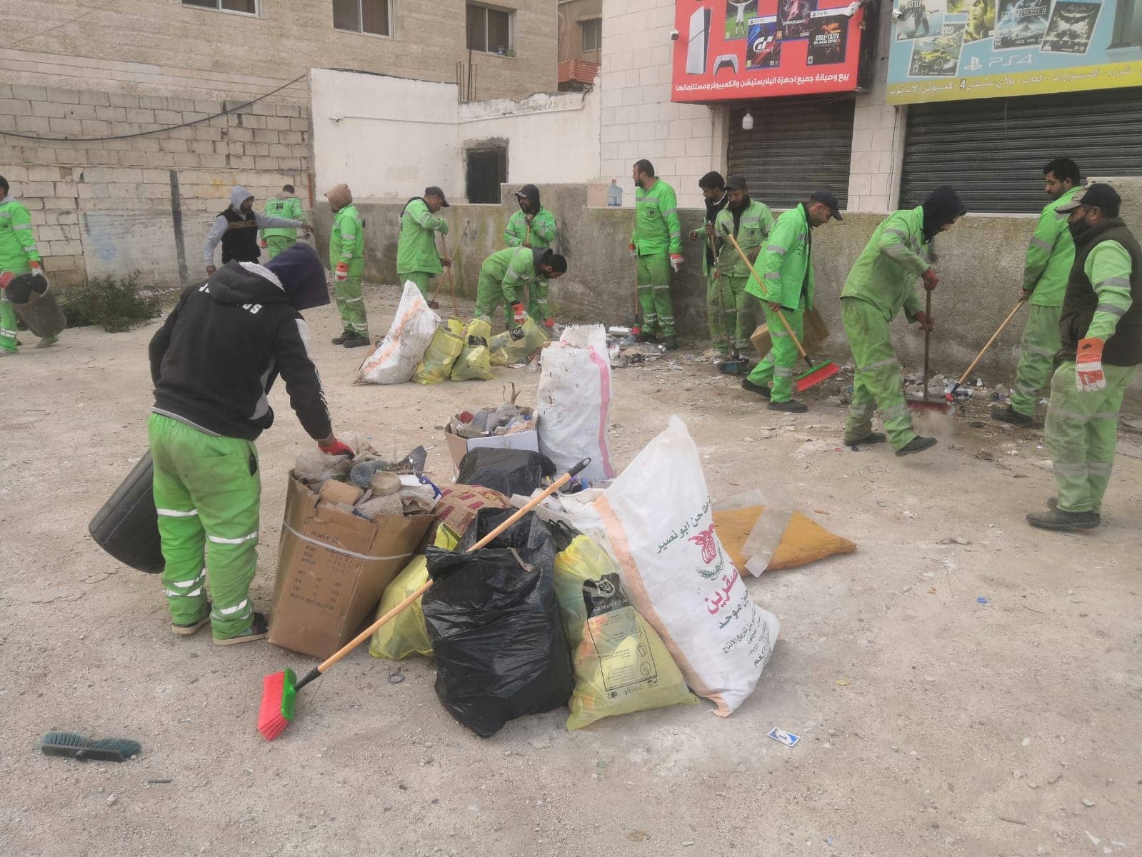 أمانة عمّان تواصل حملة 'عمّان حلوة' للحد من الإلقاء العشوائي للنفايات.. صور