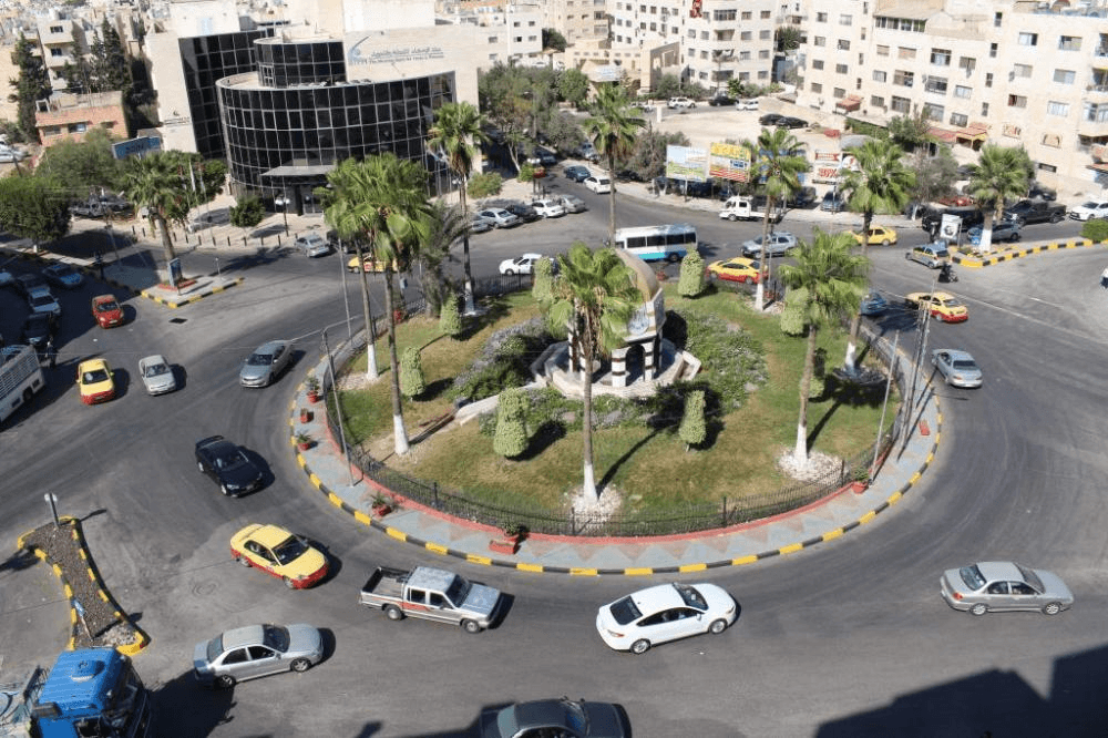 الخطيب: إشارات أرضية وكاميرات مراقبة ضمن خطة تطوير دوار الثقافة في إربد