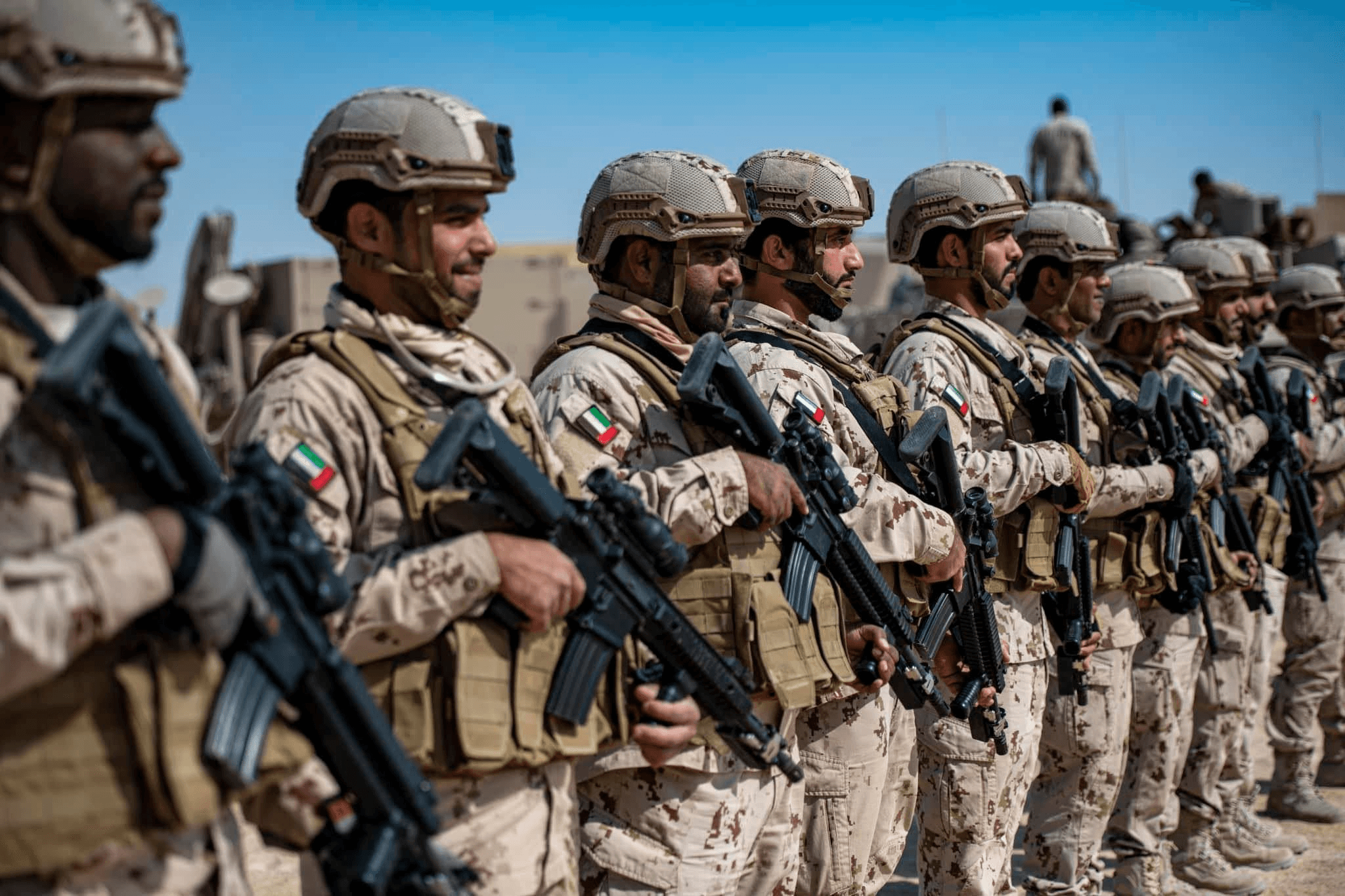 وزارة الدفاع الإماراتية: وفاة عسكريين اثنين