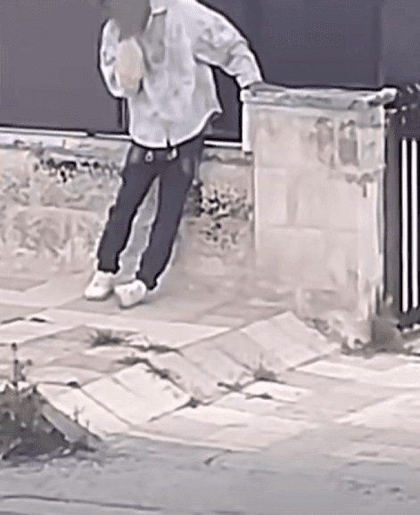 حالة غير طبيعية لشاب في الدوار السابع تثير القلق بين السكان