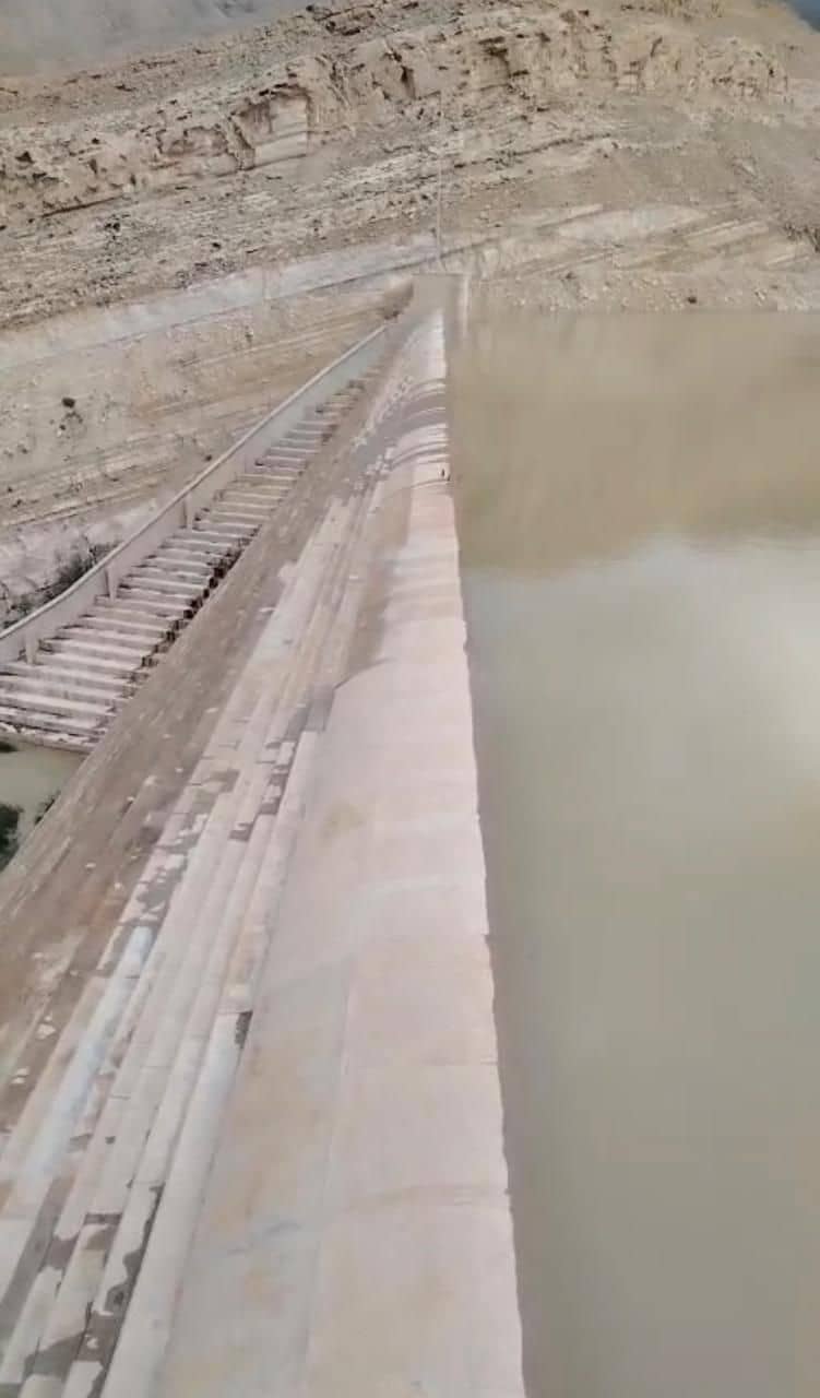 بدء فيضان سد التنور.. وتحذيرات من السيول