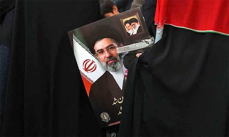 كشف الحالة الصحية للمرشد الإيراني الجديد بعد أنباء عن إصابته في اليوم الأول للحرب