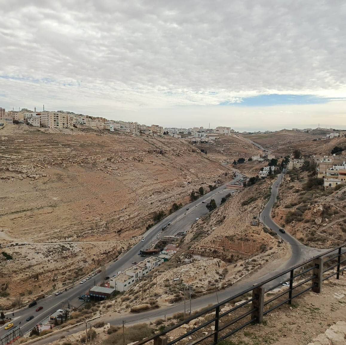 وزير البيئة يؤكد سلامة نوعية الهواء في منطقة العراق بمحافظة الكرك