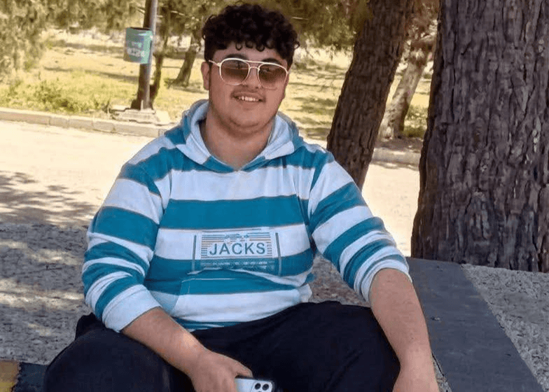 وفاة الشاب زيد الدماسي بحادثة التدافع في المدرج الروماني