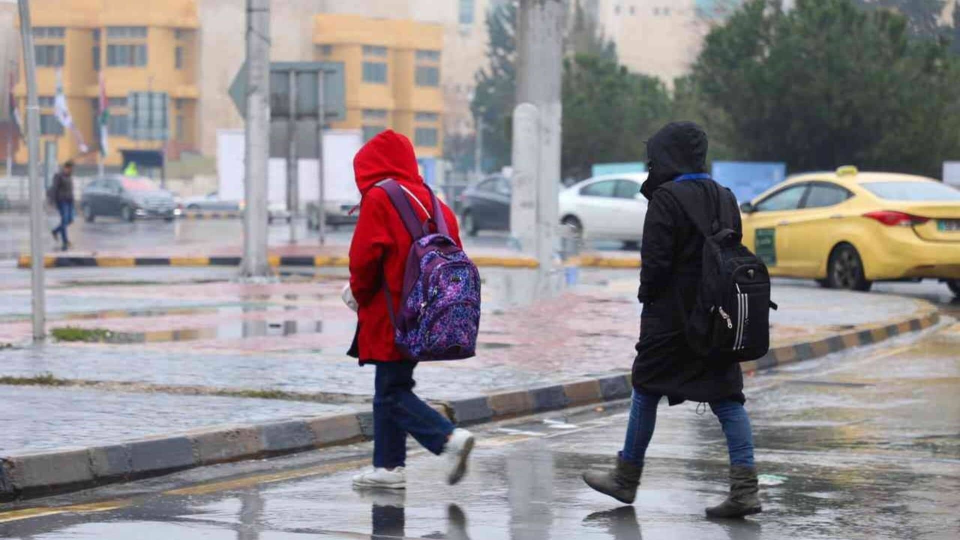 تأخير دوام المدارس في لواء بصيرا الخميس