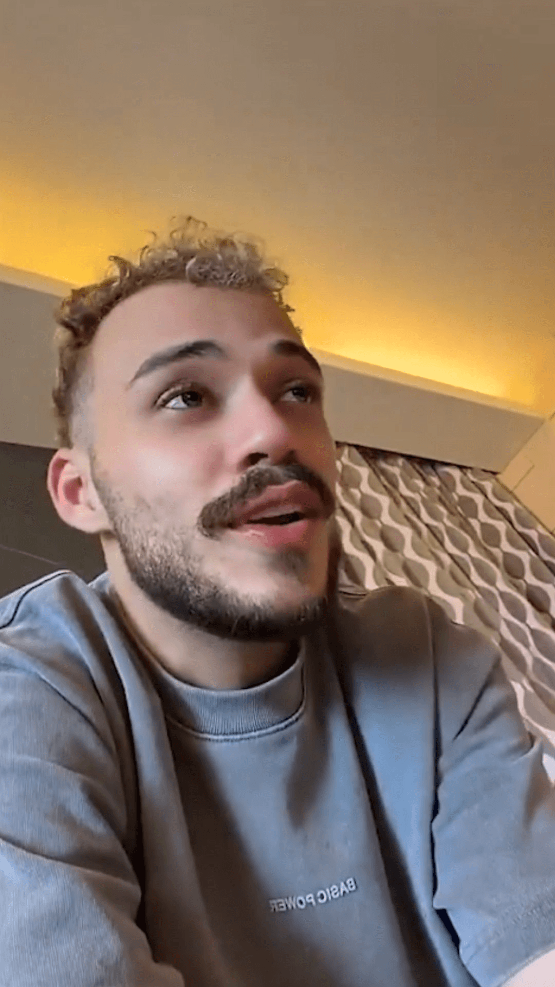 السيلاوي يشن هجوما حادا على مشاهير السوشال ميديا