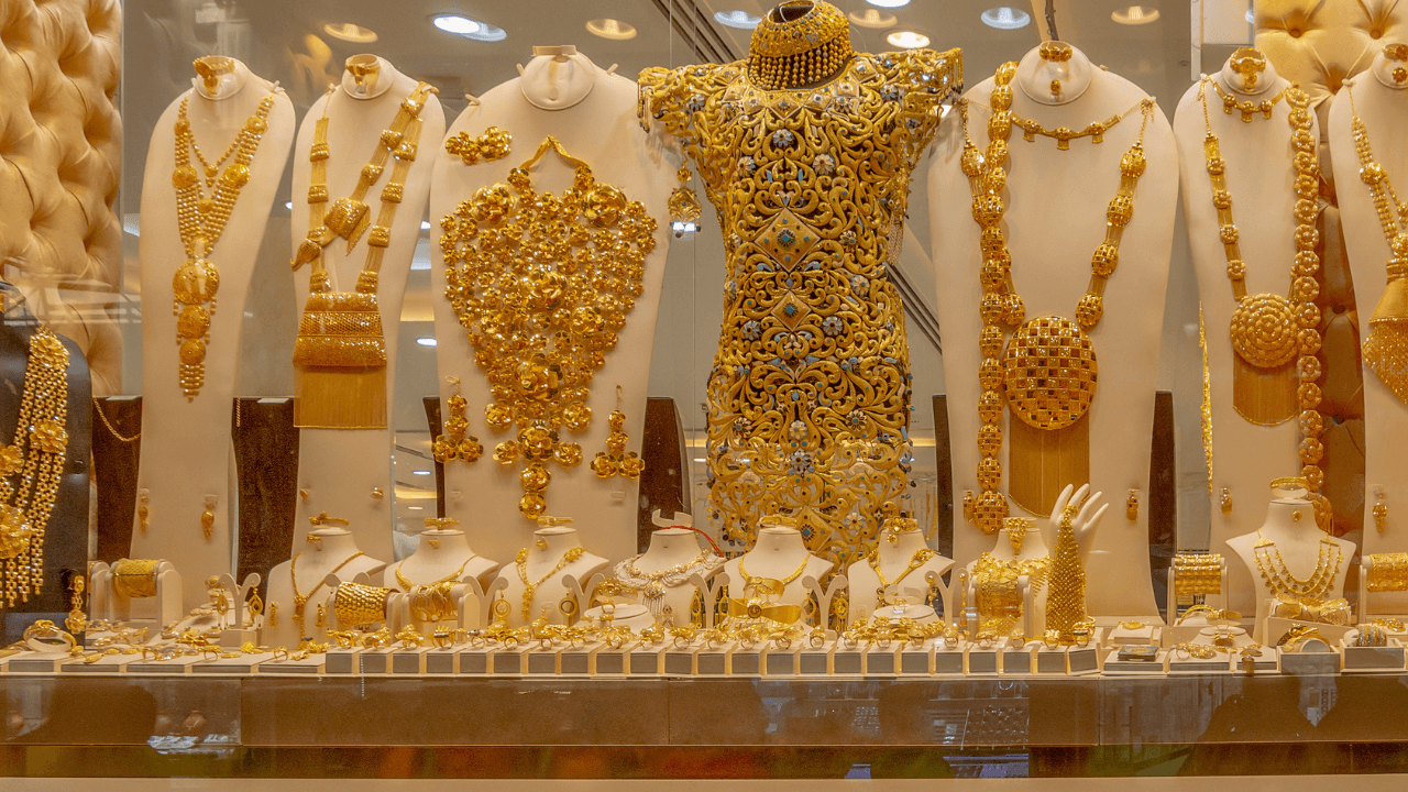 97.70 دينارا سعر غرام الذهب عيار 21 في الأردن الخميس