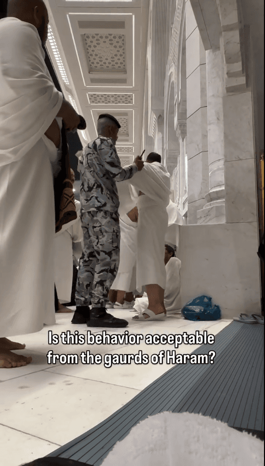 السعودية تضبط شرطي ظهر في فيديو وهو يعتدي على معتمرين داخل الحرم