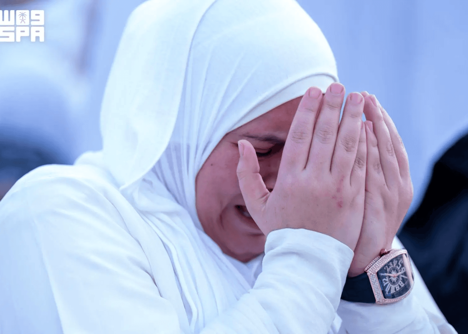 بدء أيام التشريق.. الحجاج يواصلون المناسك برمي الجمرات في مشعر منى