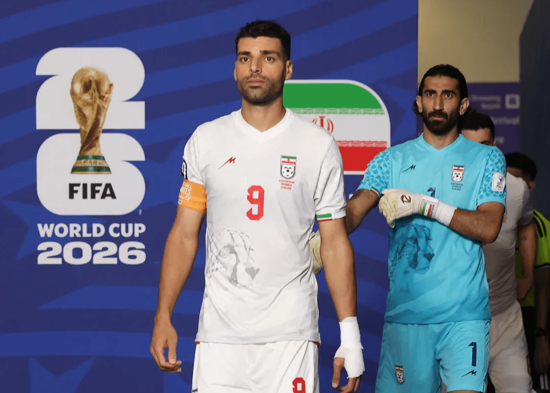 أمريكا تجبر بعثة المنتخب الإيراني على مغادرة أراضيها بشكل مفاجئ