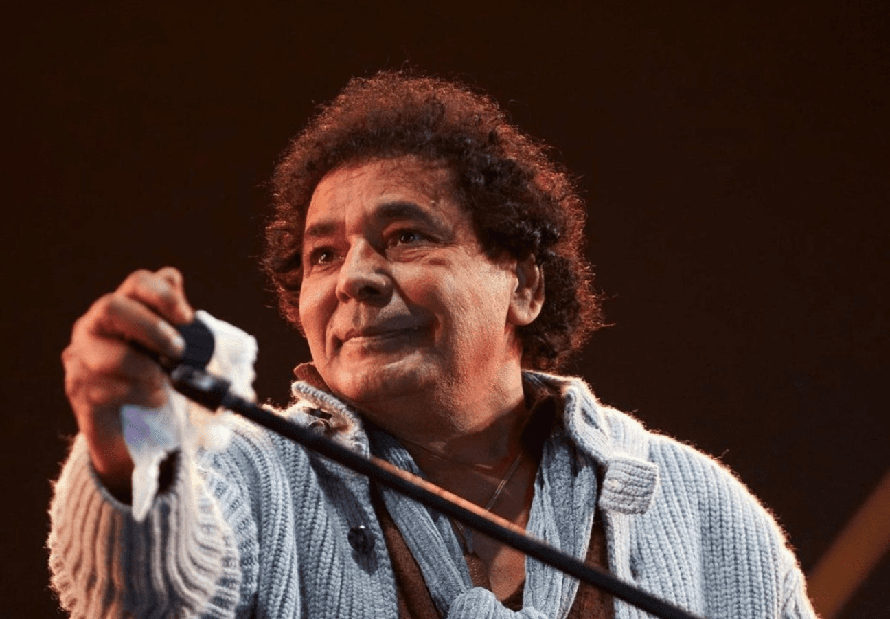 عودة محمد منير للواجهة... ومفاجأة للجمهور