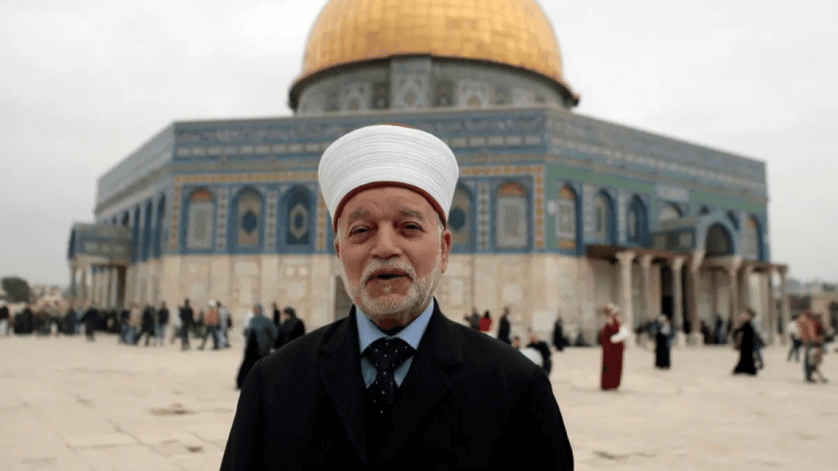 الاحتلال يعتقل مفتي القدس الشيخ محمد حسين