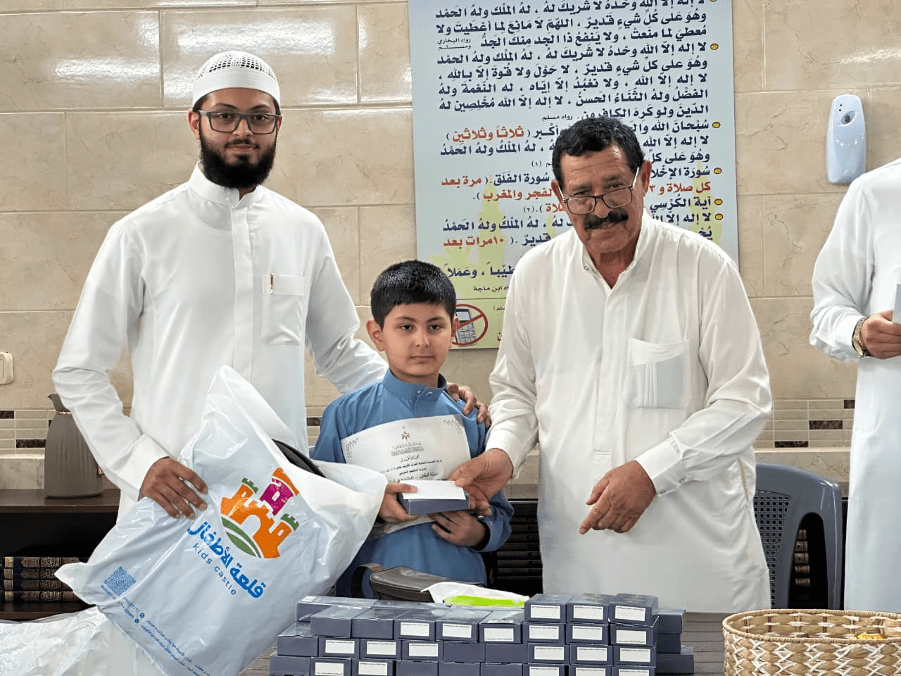 يمان رمزي المناصير يخطو أولى خطواته في حفظ القرآن الكريم