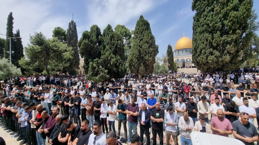 70 ألف مصل يؤدون صلاة الجمعة في المسجد الأقصى
