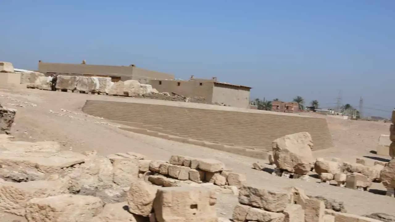 بعثة مصرية ألمانية تكتشف 13 ألف قطعة أثرية في موقع أتريبس