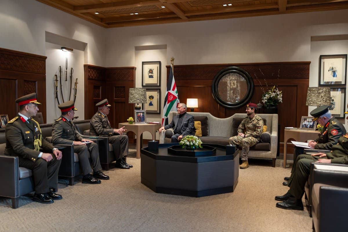 الملك يستقبل رئيس أركان القوات المسلحة المصرية لبحث العلاقات الأخوية وسبل تعزيز التعاون