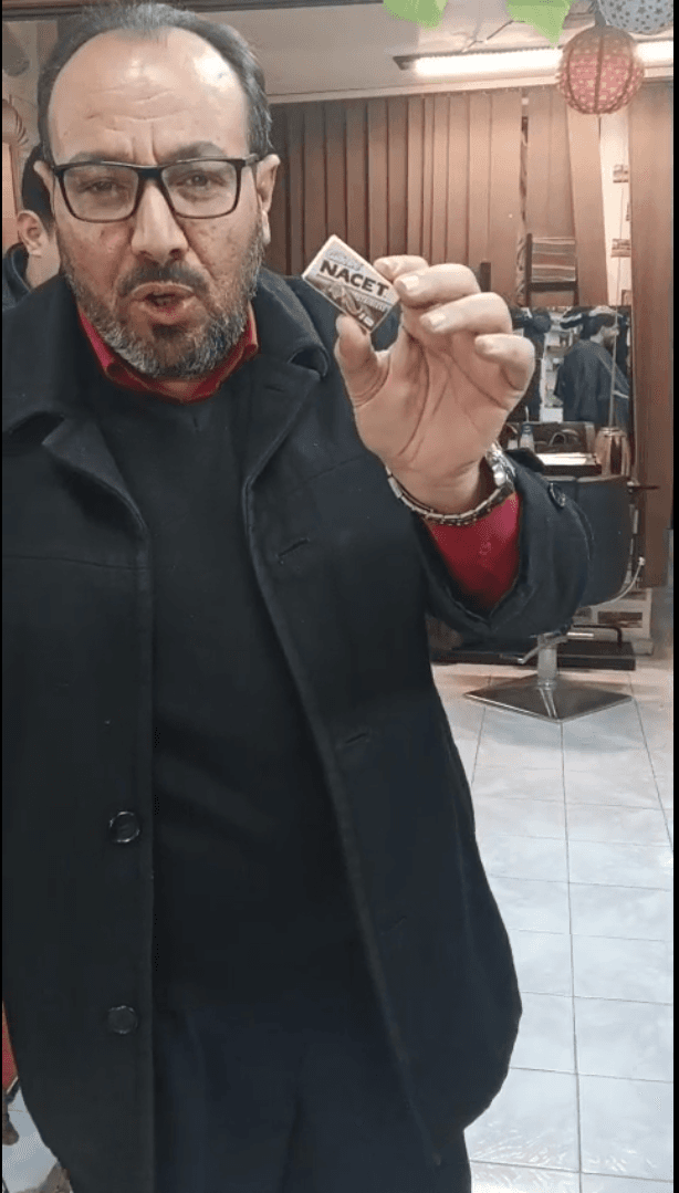 نقيب الحلاقين السابق يشتكي ارتفاع أسعار "شفرات" الحلاقة