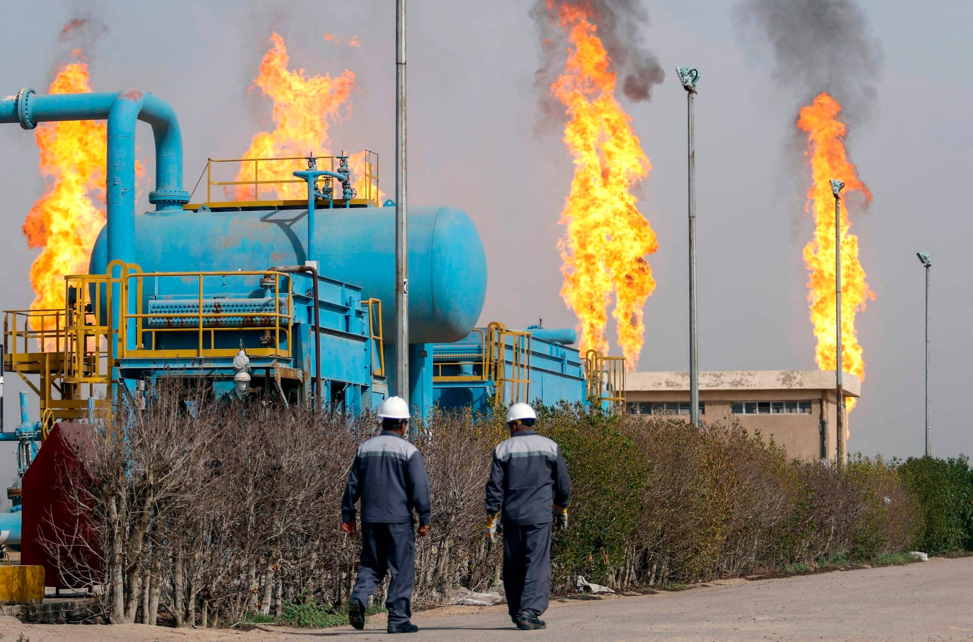 العراق يبدأ تصدير النفط عبر ميناء جيهان التركي