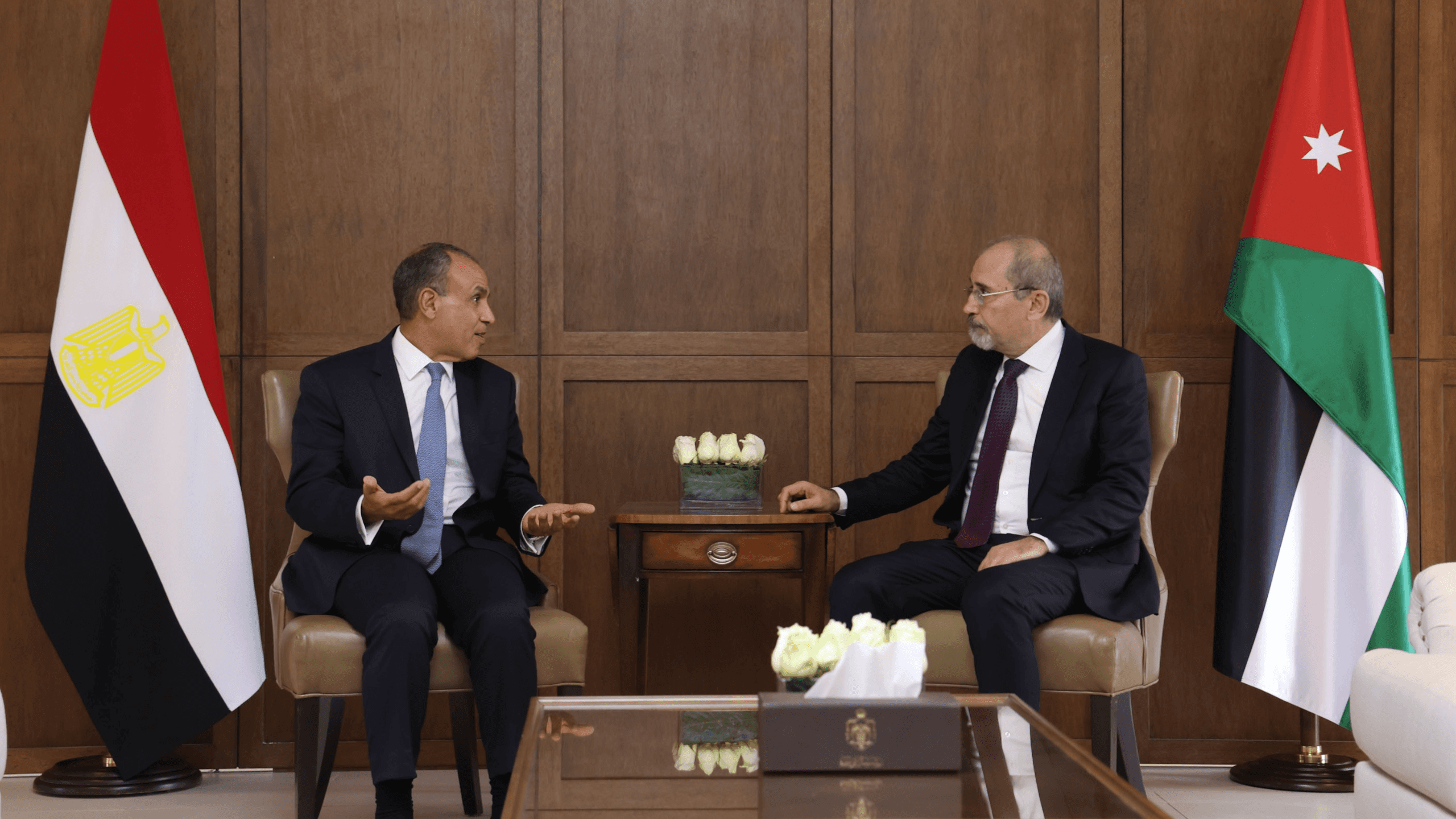 الصفدي ونظيره المصري يبحثان جهود إنهاء التصعيد بالمنطقة والتطورات بالضفة وغزة