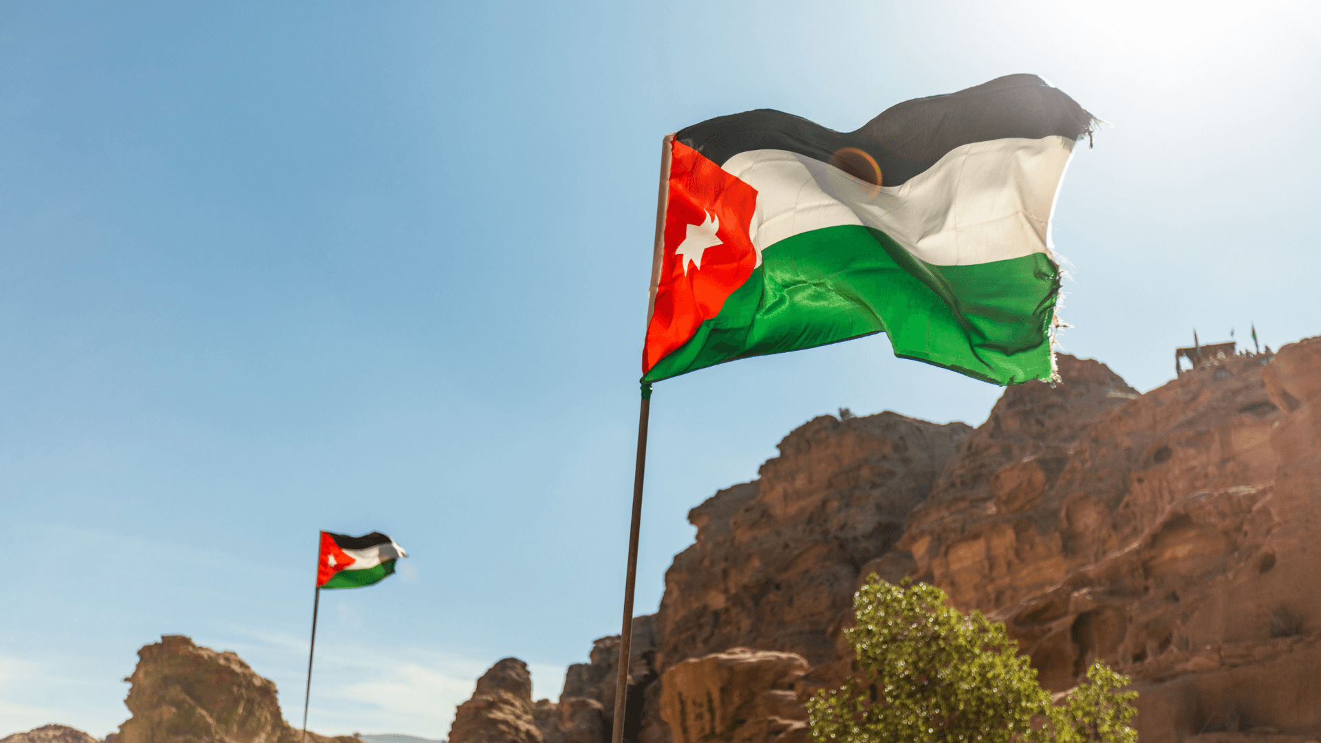 أردني في أمريكا يطلق حملة دولية لتصحيح شكل نجمة العلم الأردني على الهواتف الذكية