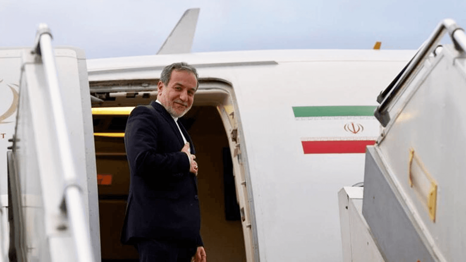 الخارجية الإيرانية: عراقجي يلتقي قائد الجيش الباكستاني ويحمل رد طهران