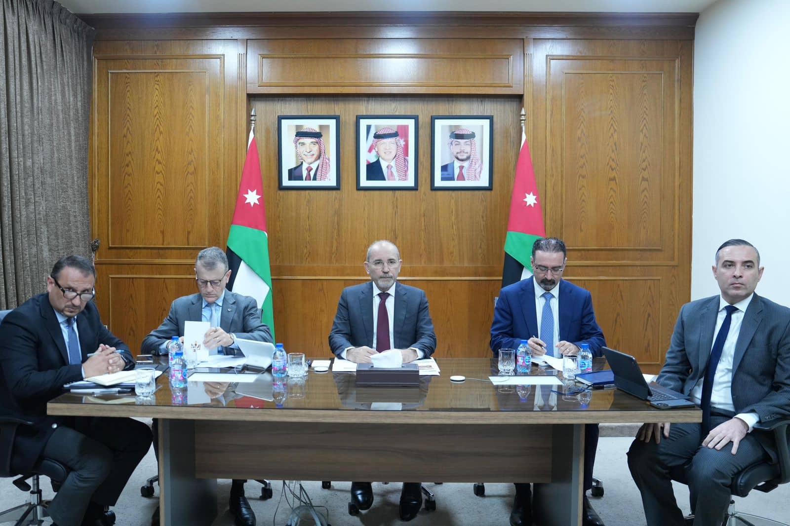 الصفدي: ضرورة بلورة موقف دولي موحد لضمان أمن الملاحة في مضيق هرمز