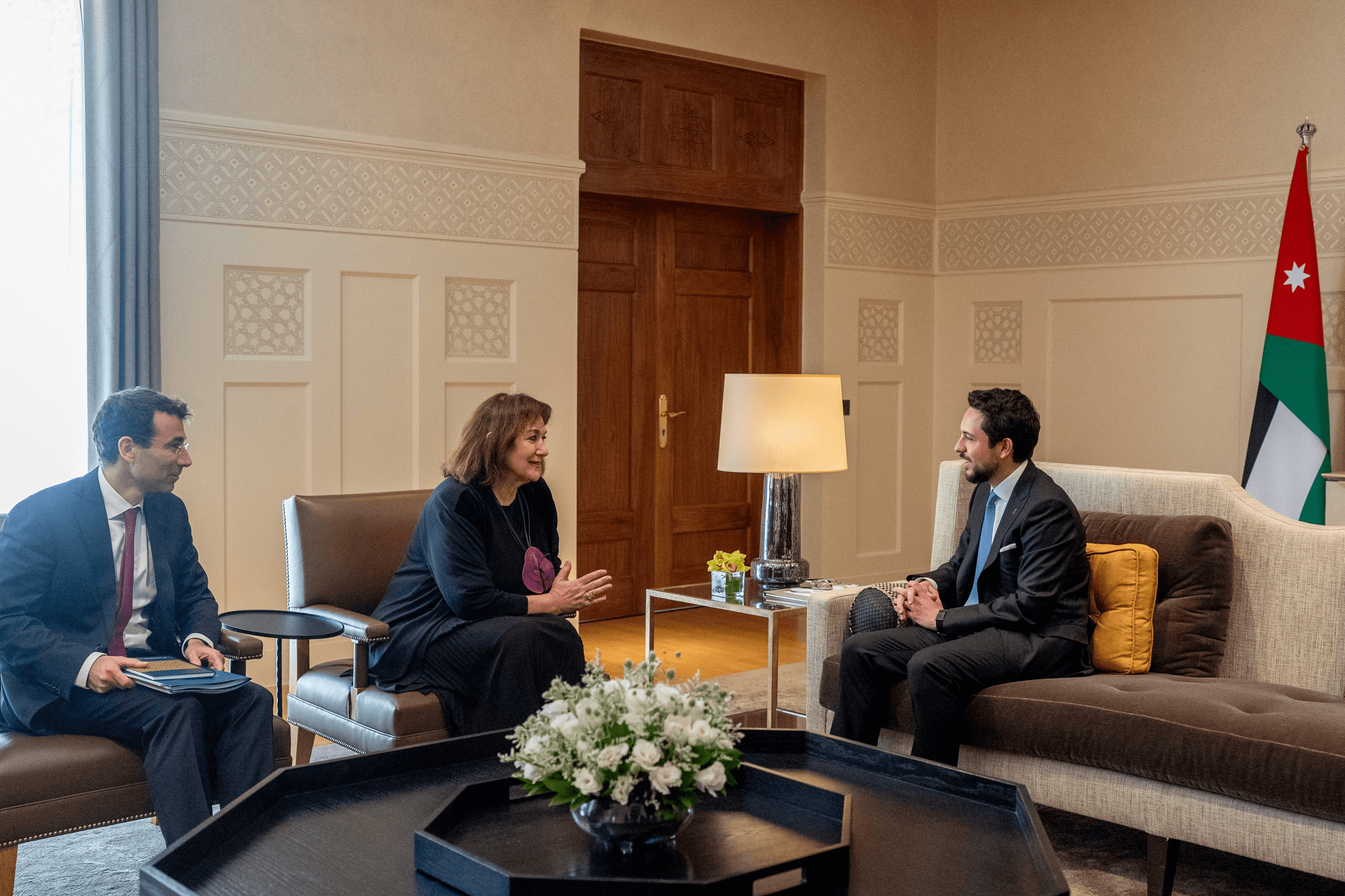 ولي العهد يلتقي المفوضة الأوروبية لشؤون المتوسط