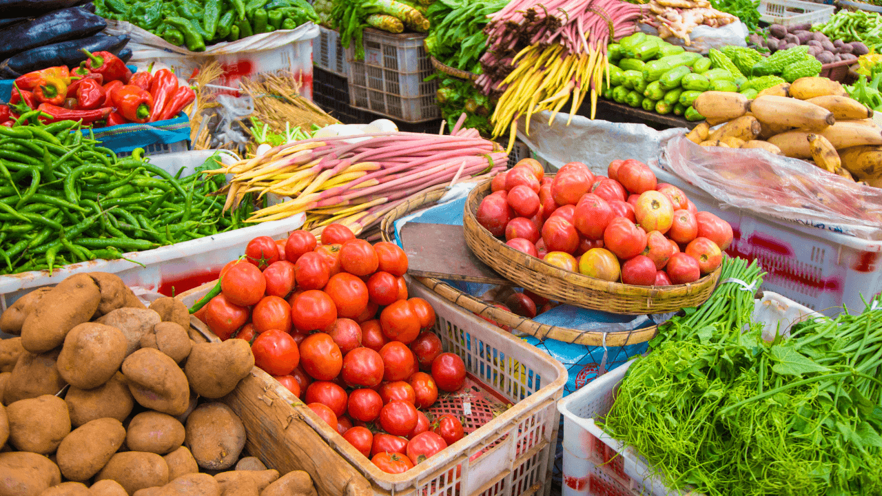 2908 أطنان من الخضار وردت للسوق المركزي السبت