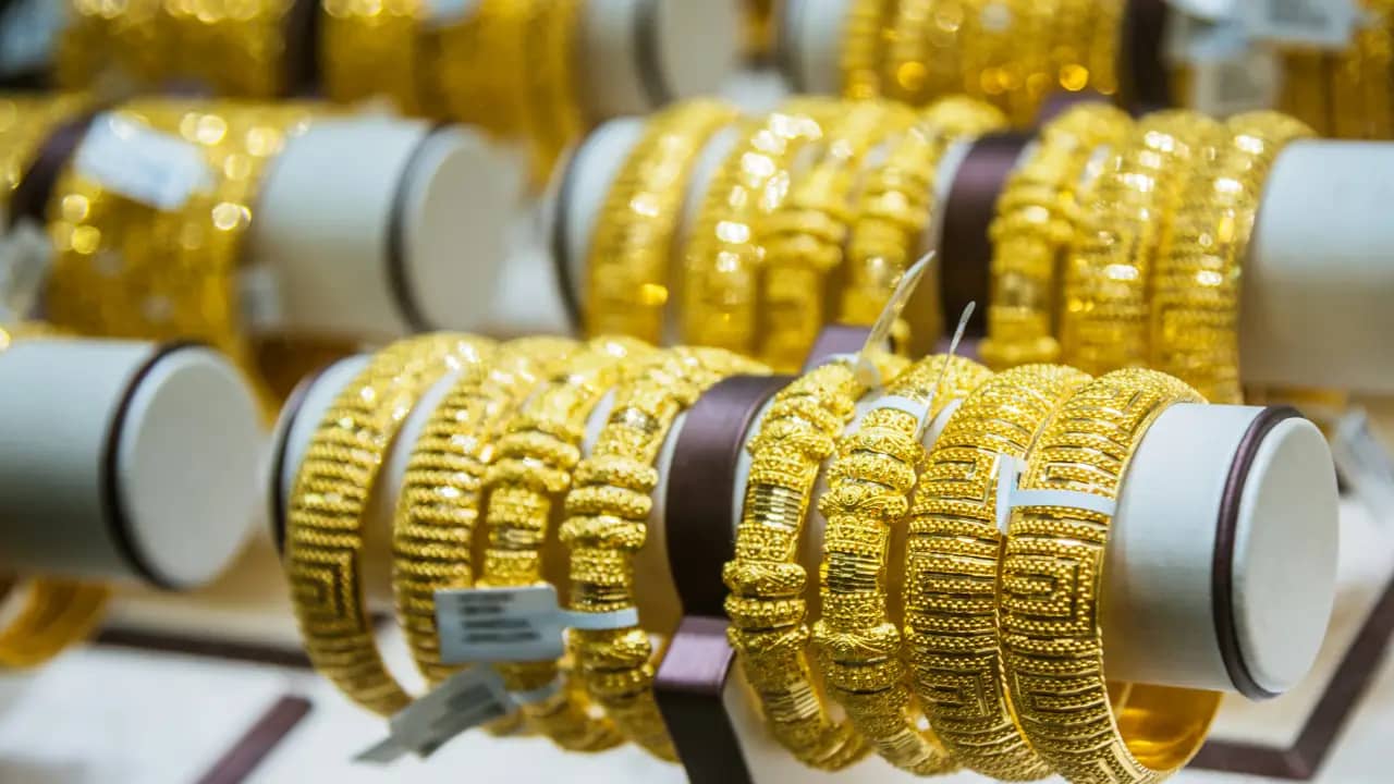 98.10 دينارا سعر بيع غرام الذهب عير 21 في الأردن الأربعاء