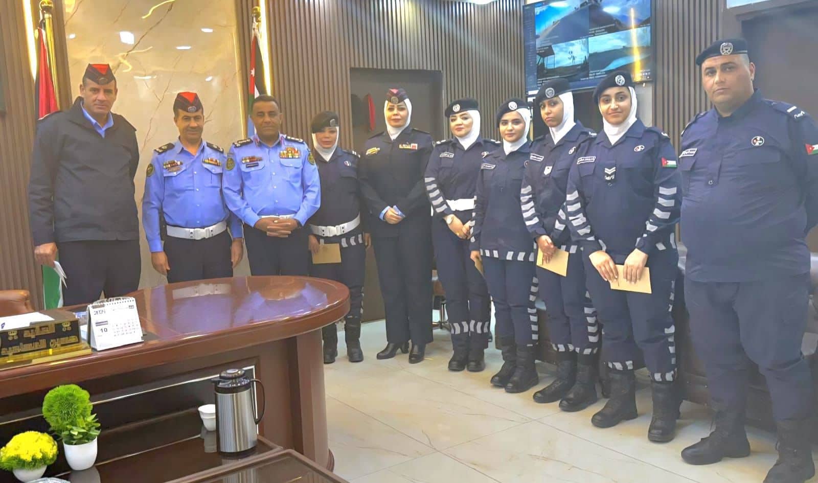 تكريم طاقم دوريتين من الشرطة النسائية تقديراً لتميزهن في الميدان