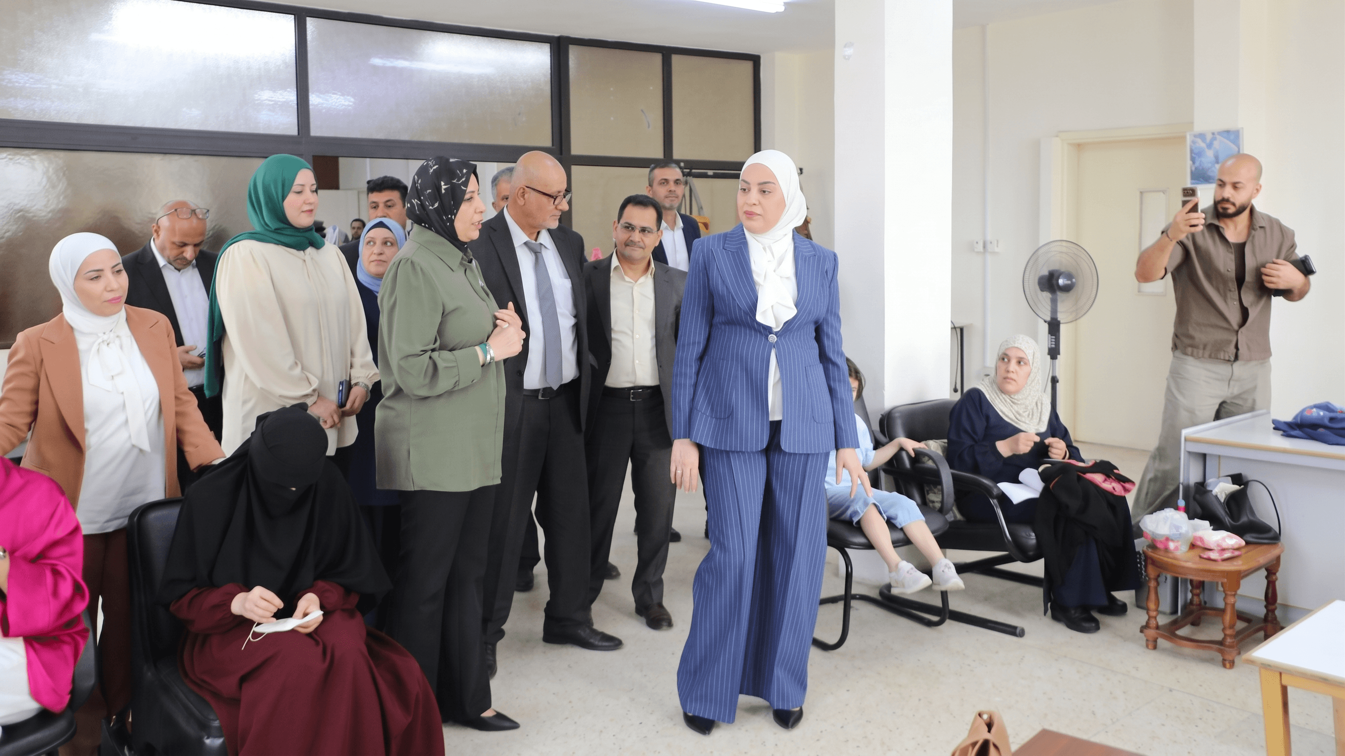 وزيرة "التنمية" تتفقد مراكز وجمعيات وأسرا محتاجة في جرش