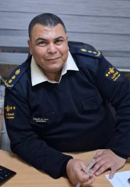 الأهل يهنئون عقيد جمارك محمد زيد المعايطة بمناسبة ترفيعه