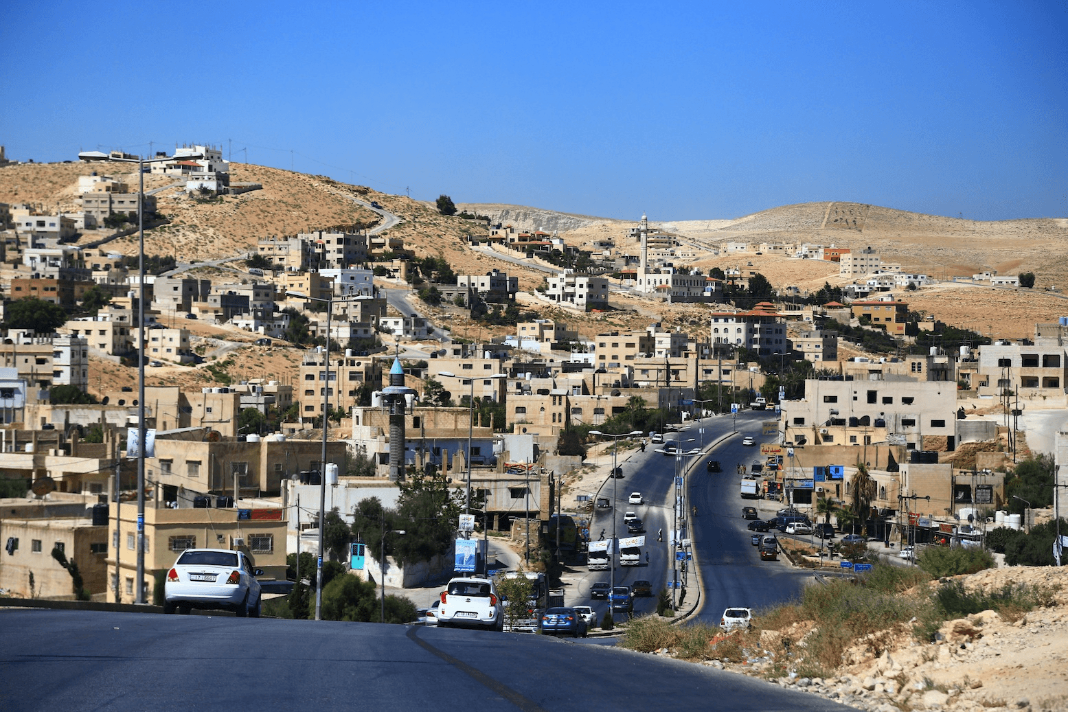 تفاصيل صادمة.. مواطن اشترى أرضاً وبنى منزله ثم صُدم بأنها ليست ملكه