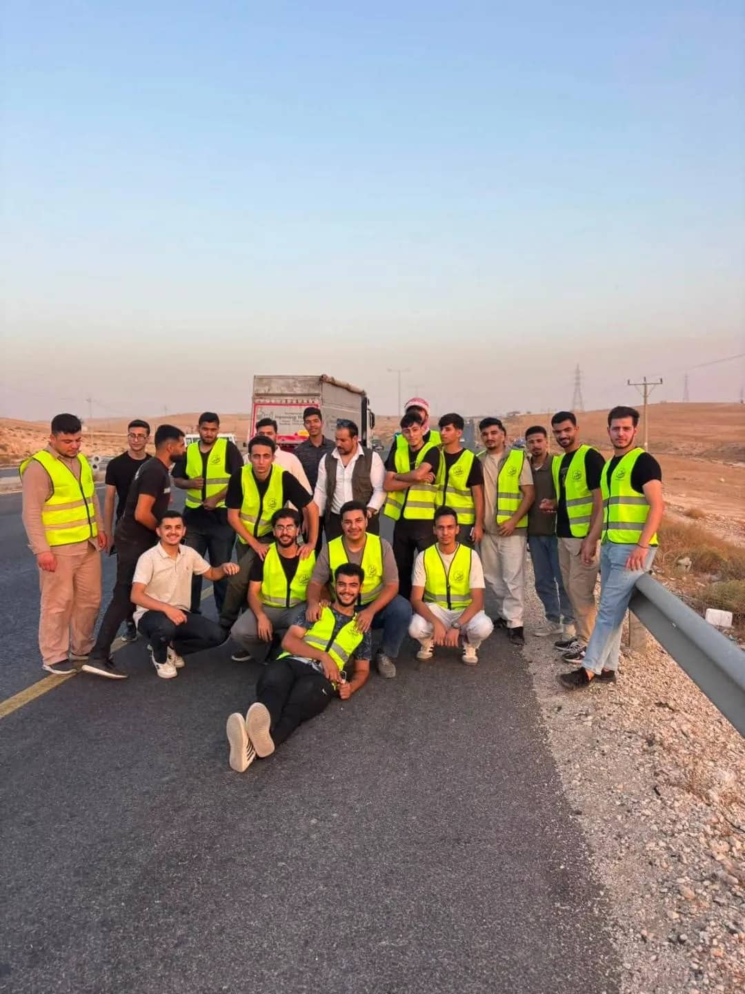 زراعة الطريق الصحراوي.. مبادرة شبابية تزرع الأمل في جنوب المملكة