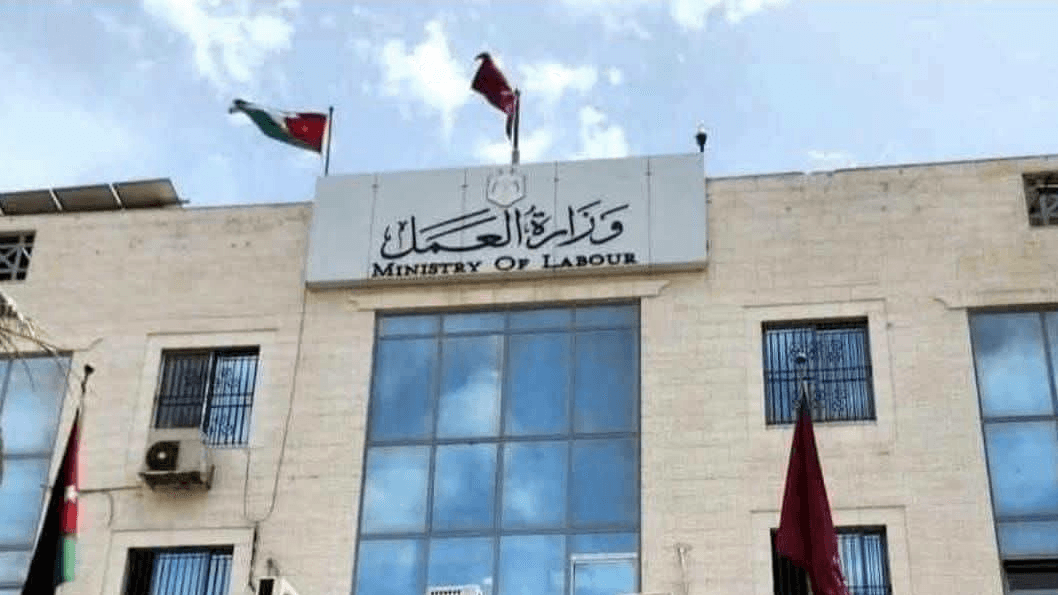 "العمل": استمرار العقود الإلكترونية للمدارس الخاصة