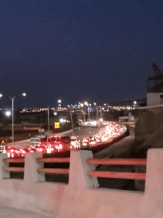 آلاف الأردنيين يتوافدون إلى العقبة تزامنا مع "عيد العمال"