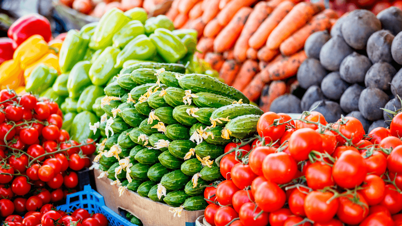 2216 طنا من الخضار وردت للسوق المركزي الثلاثاء