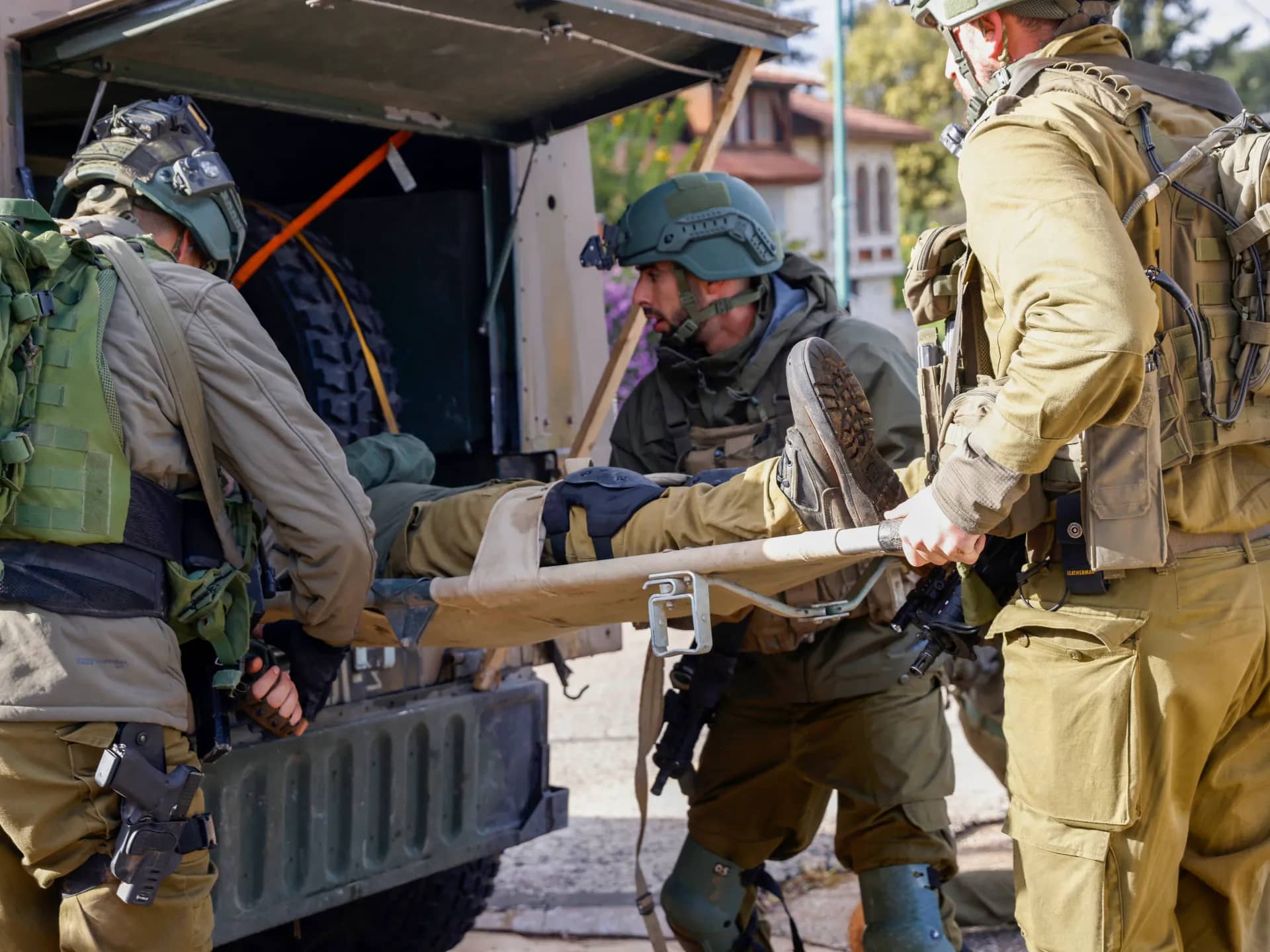 جيش الاحتلال: إصابة ضابط و3 جنود أحدهم بجروح خطيرة في جنوب لبنان