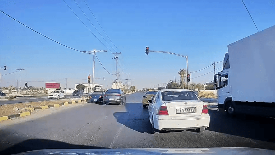 دائرة الإفتاء: قطع الإشارة الحمراء والتسبب بوفاة توجب الإثم والدية والكفارة وصيام شهرين