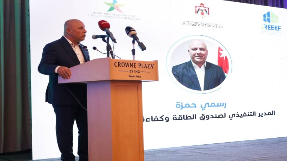 تركيب أنظمة خلايا شمسية لمباني 18 بلدية في إقليم الجنوب
