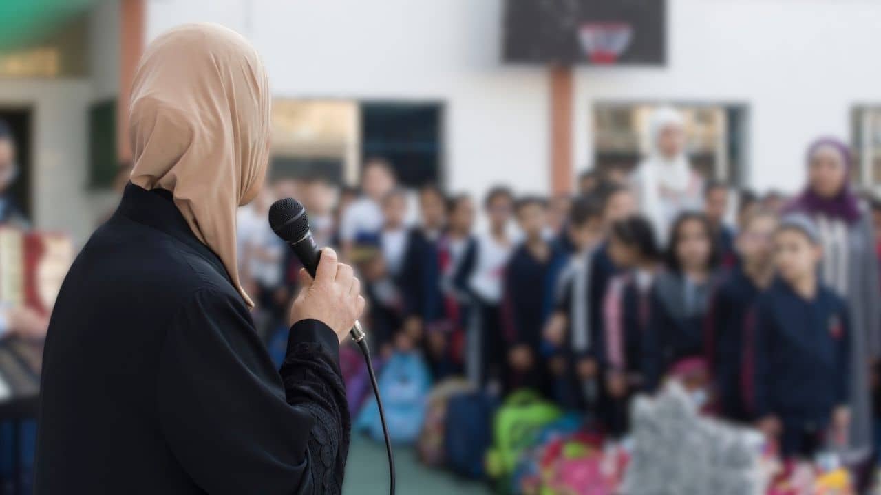 ما مصير "العقد الموحد" بالمدارس الخاصة؟ اتهامات لوزارة العمل بـ "التغول"