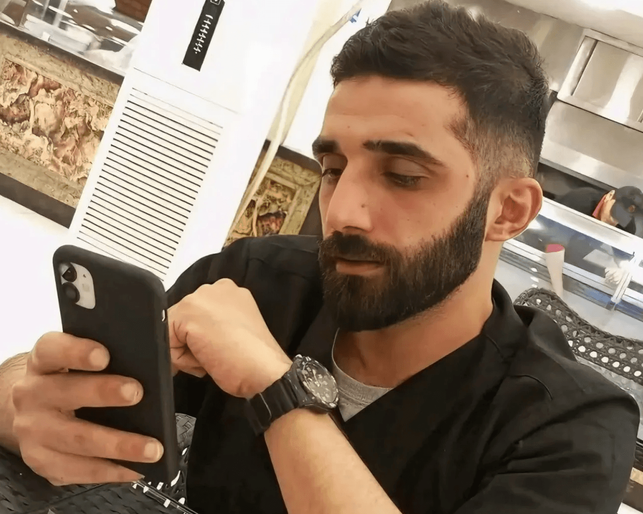 بعد الحكم 10 سنوات على قاتل الحلاق في الزرقاء.. ذوو المغدور لـ"الدار": كنا نطالب بإعدامه