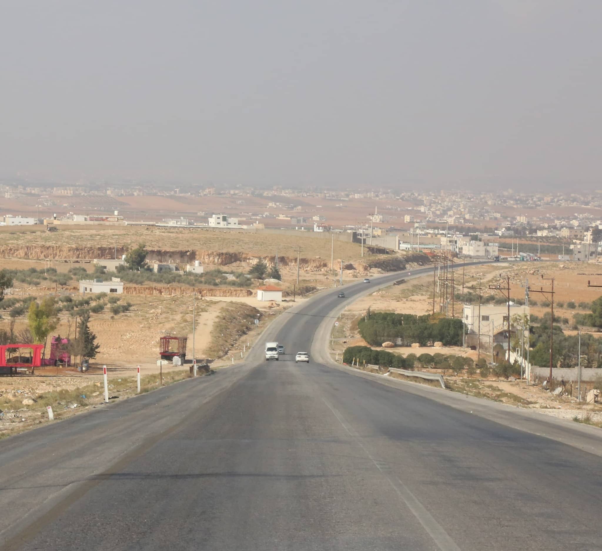 تعذر تمويل طريق منشية بني حسن في موازنة 2026.. و"الأشغال" تكتفي بصيانة جزئية