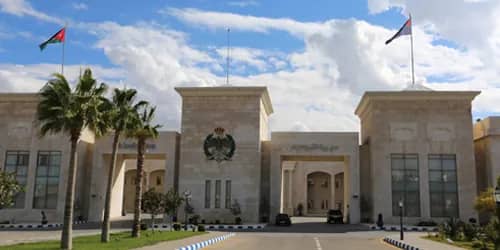 الأمن العام يحيل سائق تطبيقات إلى الجرائم الإلكترونية بعد نشره فيديو مضللًا