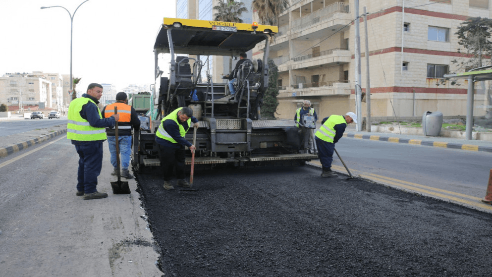 أمانة عمان: بدء أعمال قشط وتعبيد في شوارع بمنطقة زهران الأحد
