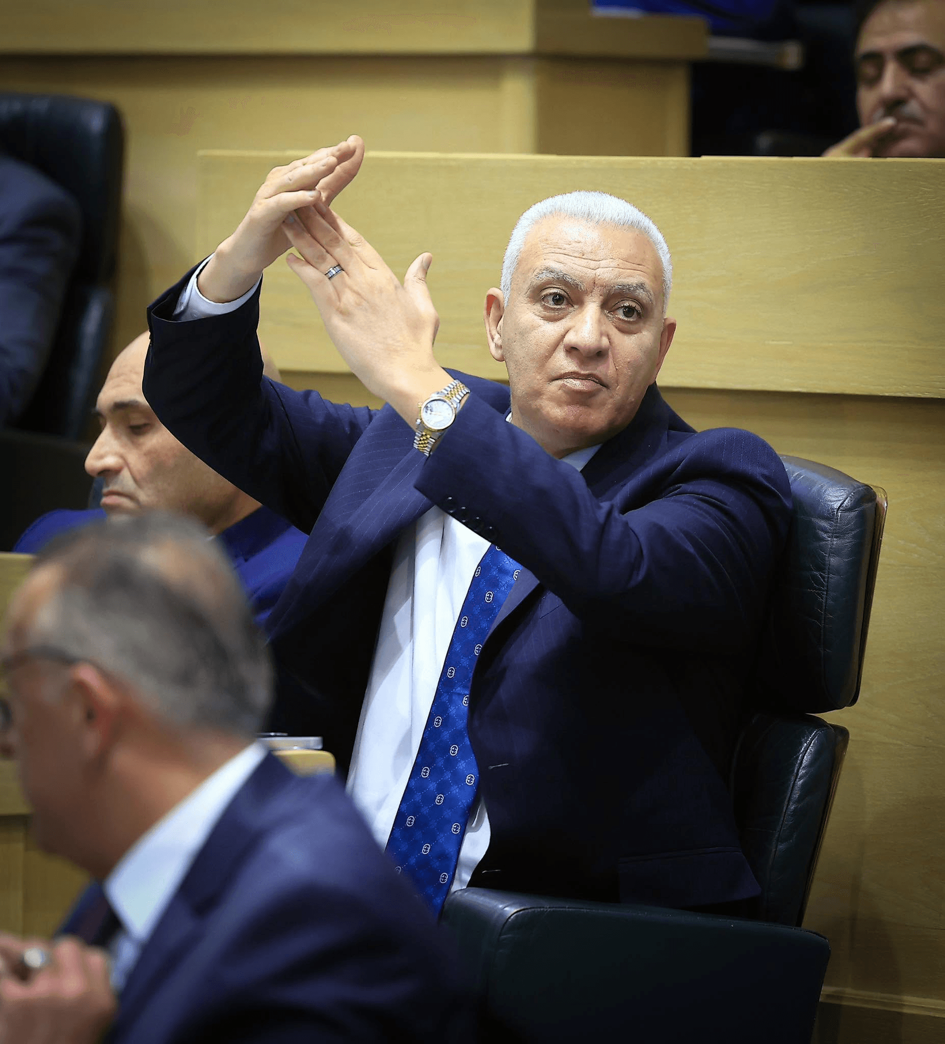 العموش لرئيس الوزراء: "هل تعلم عن تعطل نظام سند منذ 4 أيام"